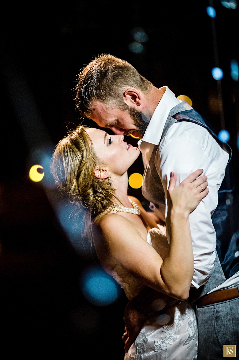 Wedding night photo every bride must have